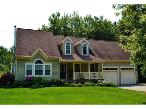 76 Mill St, Kennebunk, ME 04043 photo 1
