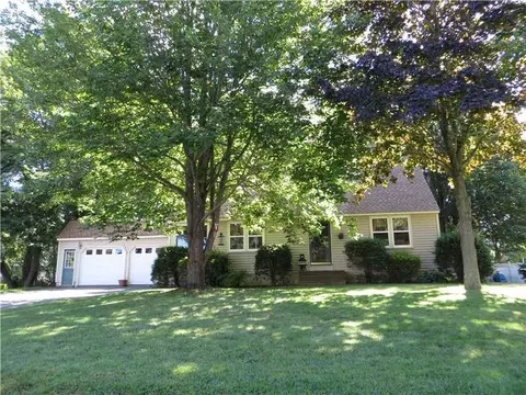 8 Colonial Dr, Saco, ME 04072 photo 1