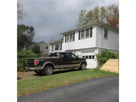 17 Pleasant St, Millinocket, ME 04462 photo 1