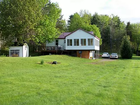 566 Eastern Ave, Augusta, ME 04330 photo 1