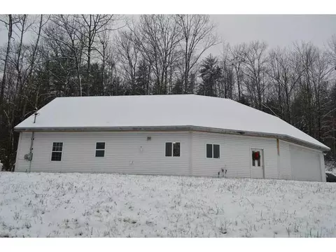 928 Main St, Wayne, ME 04284 photo 1