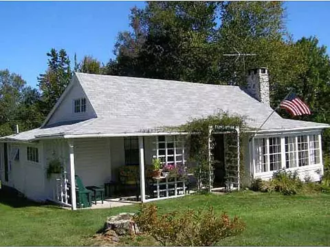 5 High St, Boothbay, ME 04544 photo 1