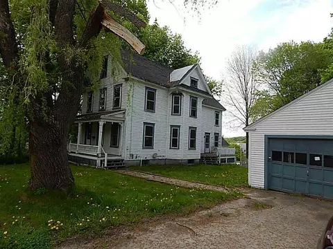 19 Cedar St, Augusta, ME 04330 photo 1