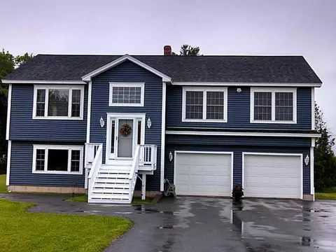 529 Black Forest Dr, Hermon, ME 04401 photo 1
