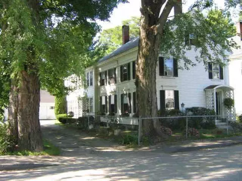 8 Maple St, Augusta, ME 04330 photo 1