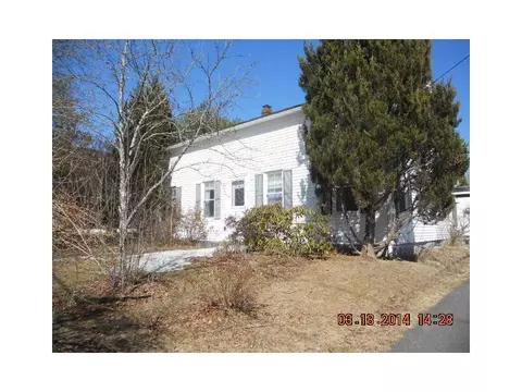 68 School St, Waldoboro, ME 04572 photo 1