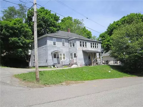 43 Oak St, Millinocket, ME 04462 photo 1