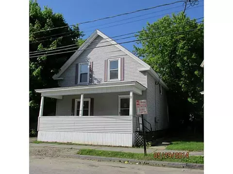 32 Pine St, Auburn, ME 04210 photo 1
