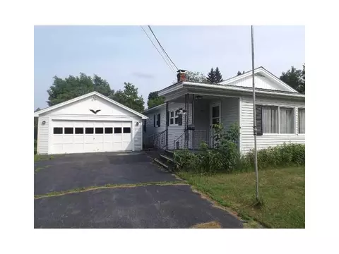 21 Spring St, East Millinocket, ME 04430 photo 1