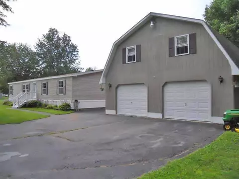 32 Stetson Rd E, Levant, ME 04456 photo 1