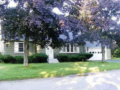 4 Champlain Ave, Lewiston, ME 04240 photo 1