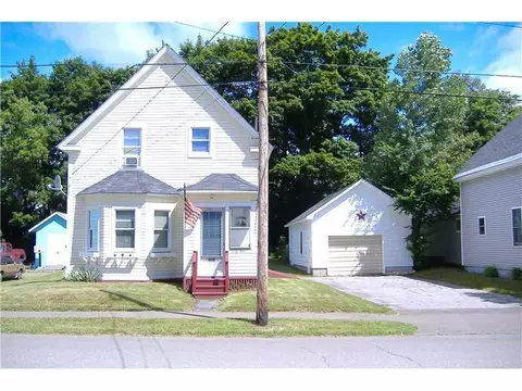 49 Spruce St, Millinocket, ME 04462 photo 1