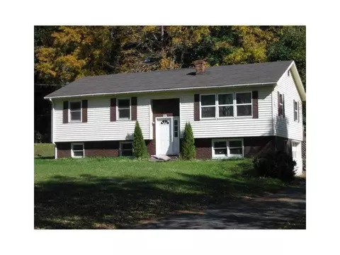 90 Pine St, Dexter, ME 04930 photo 1