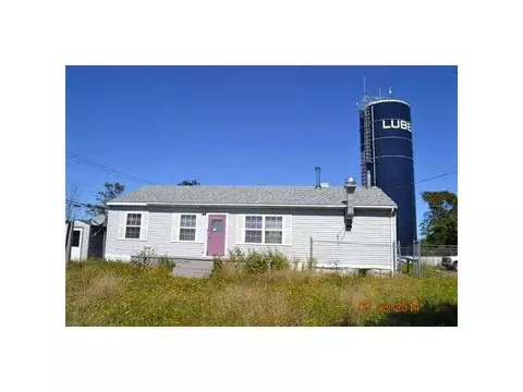 45 School St, Lubec, ME 04652 photo 1