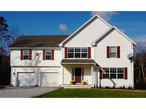 36 Bishop Dr, Hermon, ME 04401 photo 1