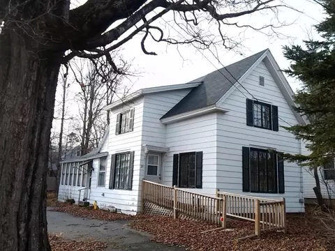 23 Cedar St, Dexter, ME 04930 photo 1