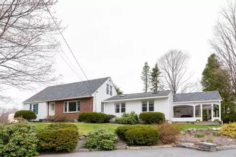 10 Middle Rd, Dover, NH 03820 photo 1