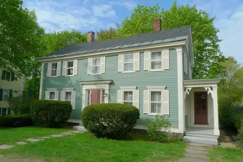 7 Grove St, Kennebunk, ME 04043 photo 1