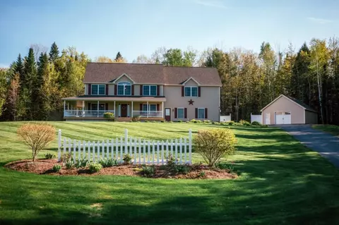 24 Crestview Dr, Orono, ME 04473 photo 1