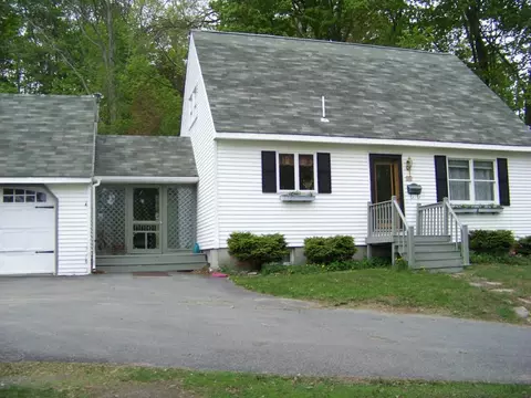 41 Main St, Dexter, ME 04930 photo 1