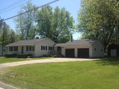 14 Gilbert St, Orono, ME 04473 photo 1
