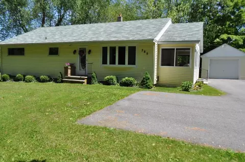 385 W River Rd, Augusta, ME 04330 photo 1