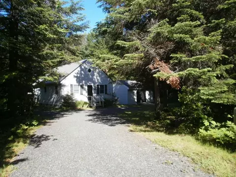 17 Gilbert St, Jackman, ME 04945 photo 1