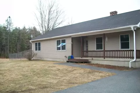 210 Newburgh Rd, Hermon, ME 04401 photo 1