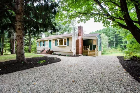 30 Mountain Rd, Biddeford, ME 04005 photo 1