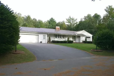 5 Ouellette St, Jay, ME 04239 photo 1