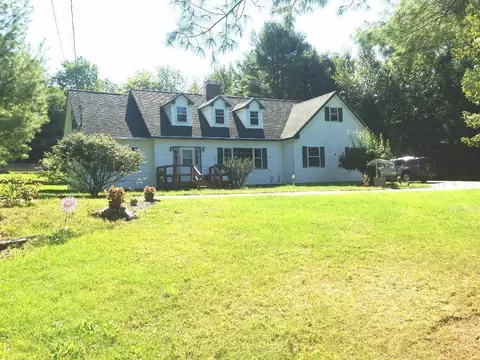 8 Daisy Ln, Sidney, ME 04330 photo 1