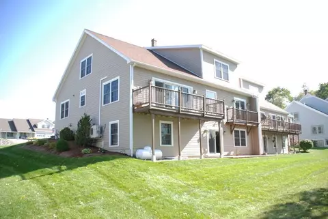 9 Harbor Dr, Brewer, ME 04412 photo 1