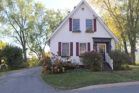 51 Pine St, Orono, ME 04473 photo 1