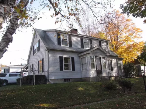 38 Cedar St, Augusta, ME 04330 photo 1