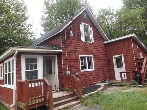 17 Hillcrest Ave, Millinocket, ME 04462 photo 1