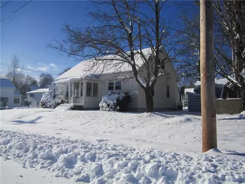 76 Congress St, Millinocket, ME 04462 photo 1