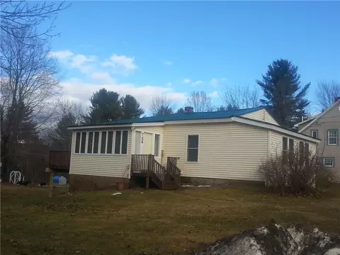 726 Riverside Dr, Augusta, ME 04330 photo 1