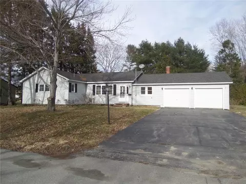 68 Longmeadow Dr, Brewer, ME 04412 photo 1