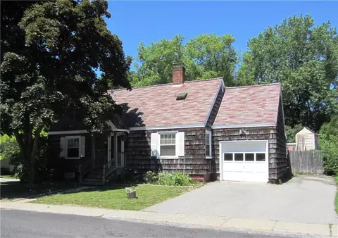32 Sherburne St, Springvale, ME 04083 photo 1