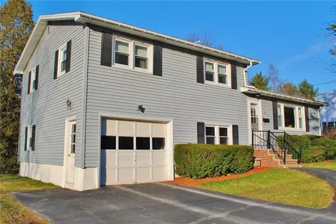52 Edgewood Dr, Brewer, ME 04412 photo 1