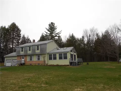 565 Exeter Rd, Corinth, ME 04427 photo 1