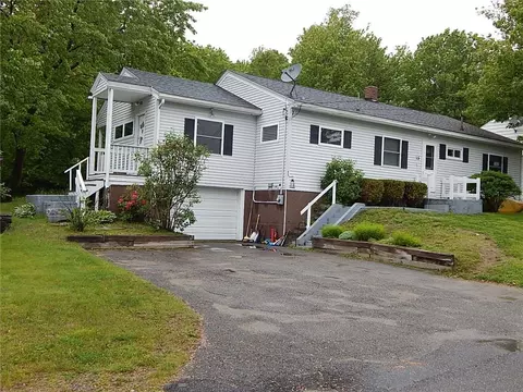 15 Winter St, Millinocket, ME 04462 photo 1