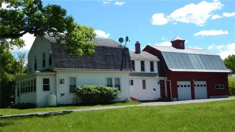 7 Pearl St, Milo, ME 04463 photo 1