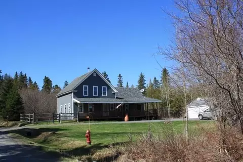 113 Pleasant St, Rangeley, ME 04970 photo 1