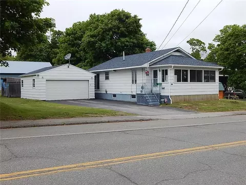 95 Poplar St, Millinocket, ME 04462 photo 1