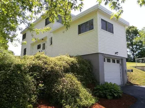 69 Elm St, Brewer, ME 04412 photo 1