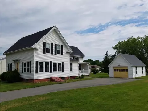 142 Chamberlain St, Brewer, ME 04412 photo 1