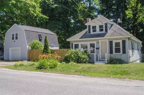 26 Richardson St, Bath, ME 04530 photo 1