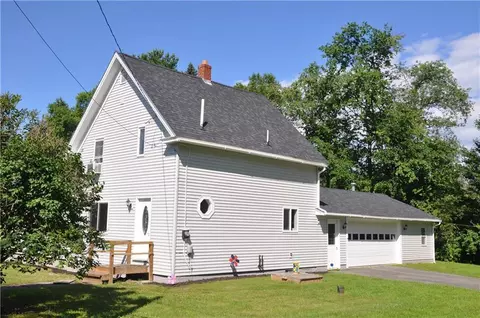 33 Prospect St, Milo, ME 04463 photo 1