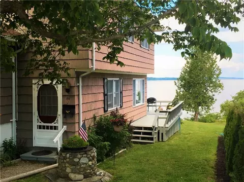 46 Ocean St, Belfast, ME 04915 photo 1